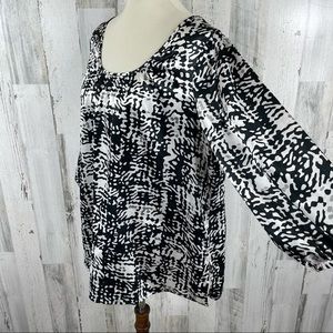 NEW With Tags Avenue‎ Women's Plus Size Black Print Blouse Size 14/16